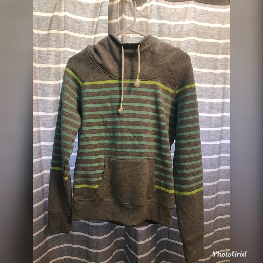 Cute high necked sweater🌸